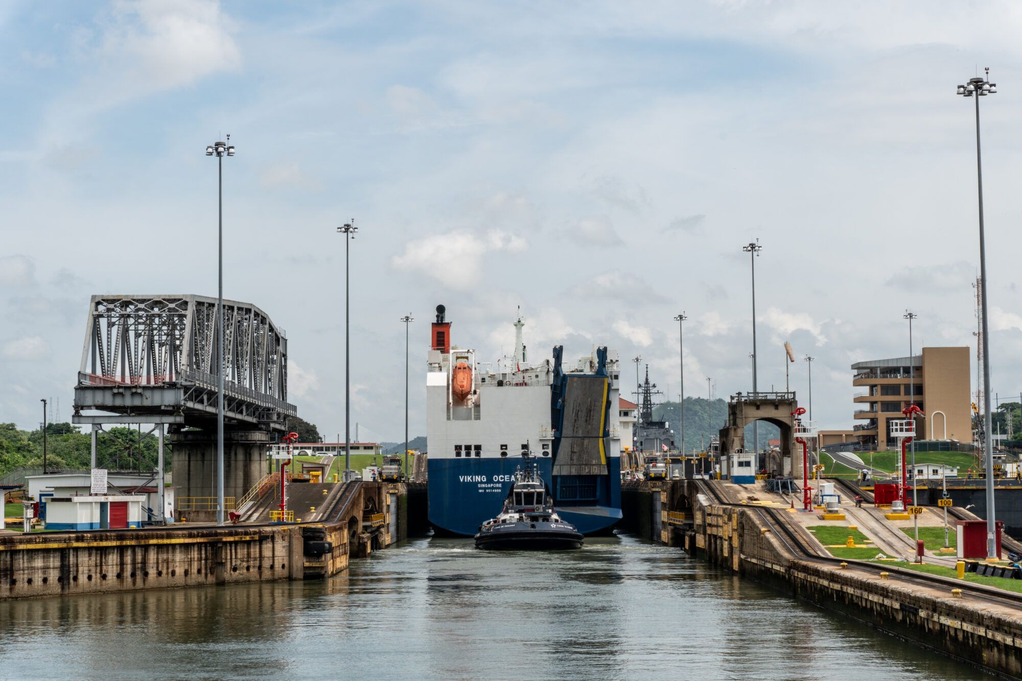 Journey through the Panama Canal Day Tour